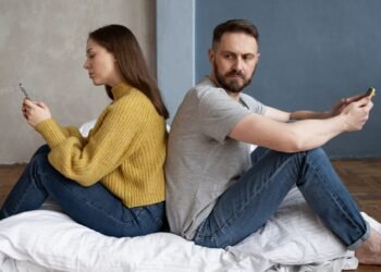Tumbuhnya perasaan mendua bisa jadi tandi backburner relationship