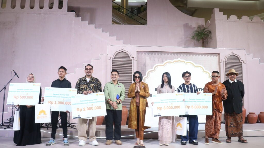 Apresiasi Ramadan Runway 2025 kepada para tenant desainer dan UMKM Lokal.