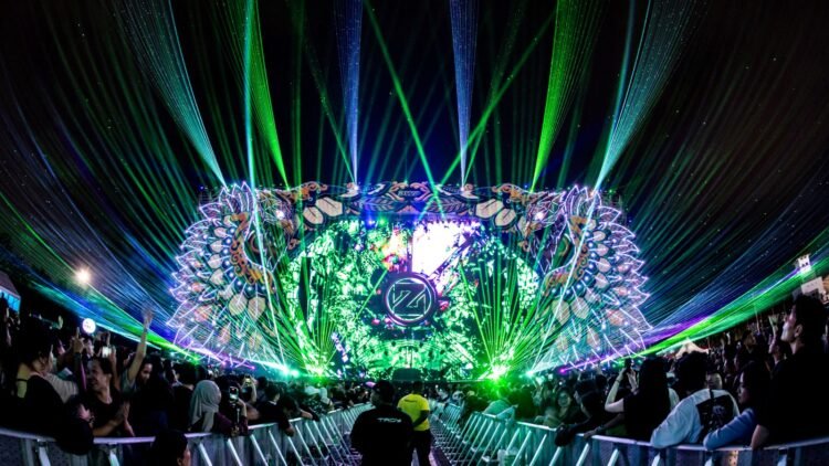 Penonton dibawa dalam perjalanan melalui highlight festival dalam video dokumentasi Aftermovie DWP24