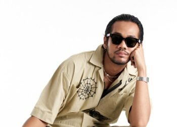 Oslo Ibrahim menyuguhkan music video begitu jenaka dari lagu bertajuk 'Jelek Tapi Lucu'