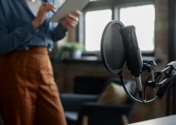 Pola perilaku konsumsi Gen Z terhadap podcast telah berubah. (Foto: Freepik)